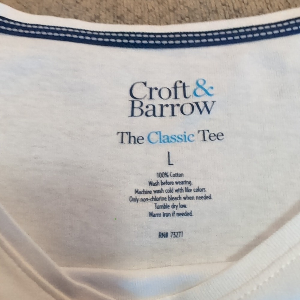 Croft & Barrow Women's Size L Short Sleeve White T Shirt With Red Glitter Mouth - Picture 2 of 4